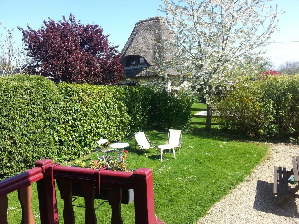 Gites De La Ferme De L'Eglise Fatouville-Grestain ภายนอก รูปภาพ